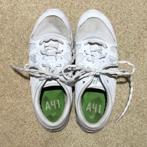 Cheer shoes
